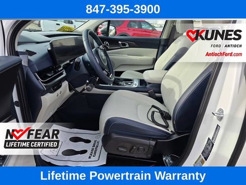 Used 2025 Kia Carnival SX Prestige FWD image 16