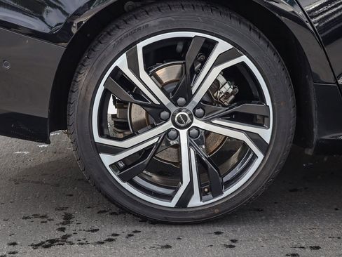 Used 2024 Volvo S60 B5 Plus image 7