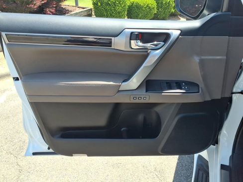 Used 2022 Lexus GX 460 Premium w/ Premium Package AWD/4WD image 9