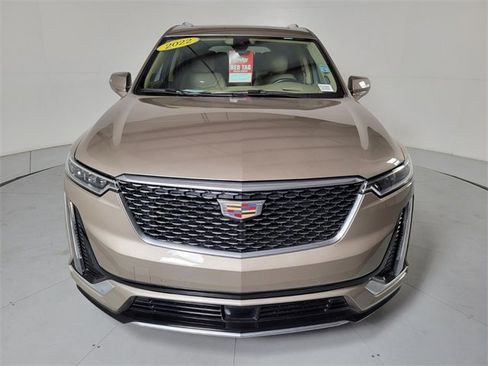 Used 2022 Cadillac XT6 Premium Luxury w/ Platinum Package image 9