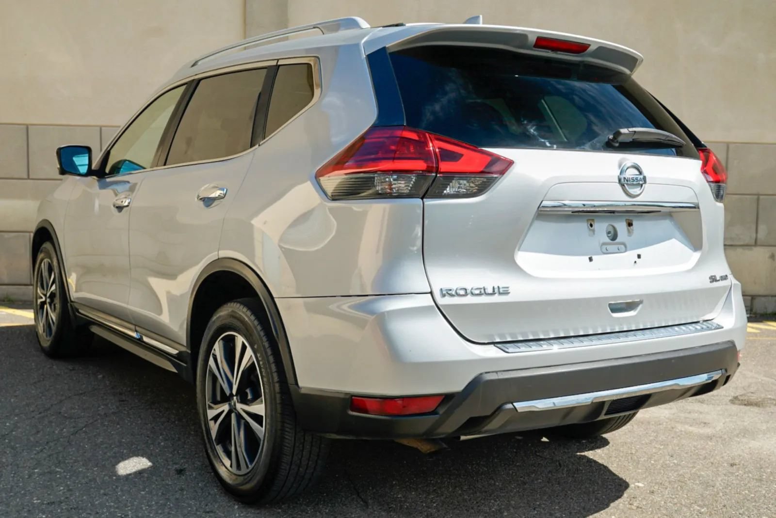 Used 2017 Nissan Rogue SL w/ SL Premium Package AWD/4WD image 7