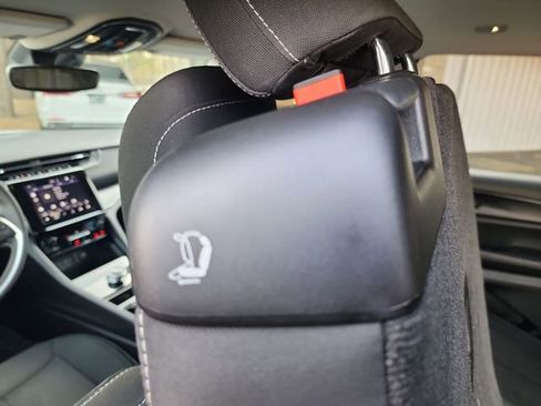 Used 2023 Jeep Grand Cherokee L Laredo image 31