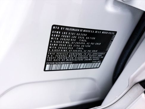 Used 2021 Volkswagen Tiguan SE R-Line FWD image 39