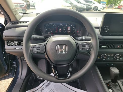 Certified 2025 Honda Accord SE image 21