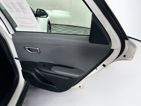 Used 2025 Kia K4 LXS FWD image 29