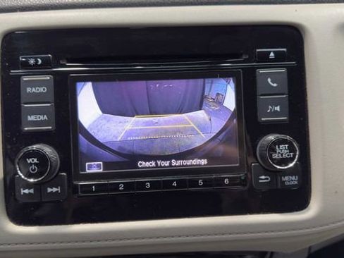 Used 2022 Honda HR-V LX image 29