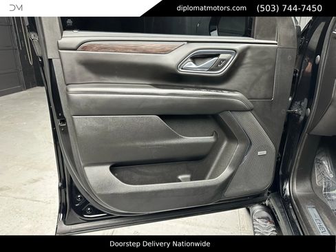 Used 2023 Chevrolet Suburban Z71 image 35