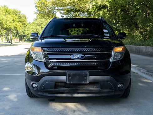 Used 2014 Ford Explorer Limited w/ Equipment Group 302A FWD image 3