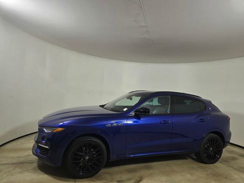 Used 2022 Maserati Levante GT image 2