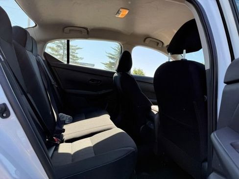 Used 2025 Nissan Sentra SV FWD image 9