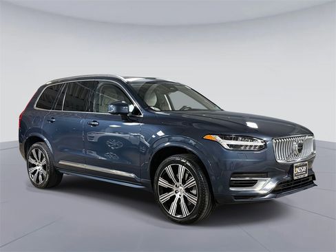 Used 2023 Volvo XC90 T8 Plus image 9
