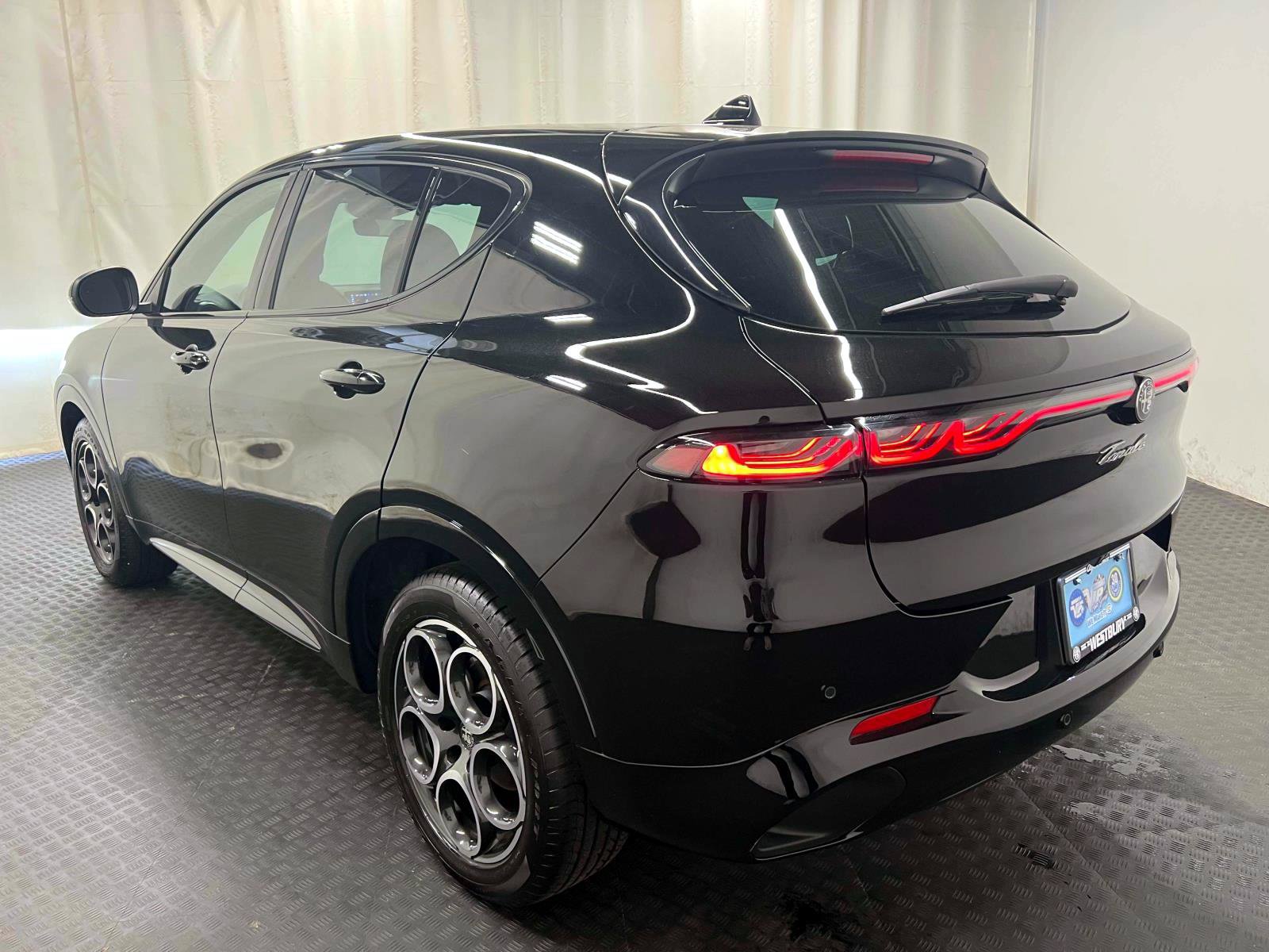 Used 2026 Alfa Romeo Tonale w/ Black Premium Package AWD/4WD image 8