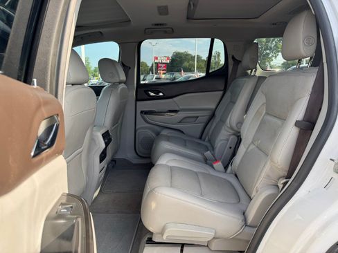 Used 2017 GMC Acadia SLT AWD/4WD image 16
