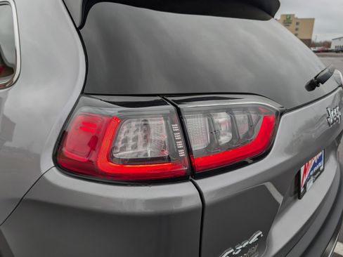 Used 2020 Jeep Cherokee Limited image 17