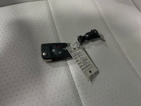 Used 2021 Volkswagen Tiguan SE R-Line image 36