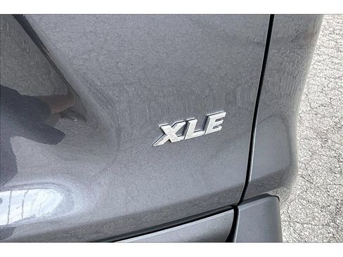 Used 2025 Toyota RAV4 XLE FWD image 37