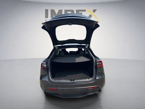 Used 2024 Tesla Model Y Long Range AWD/4WD image 28