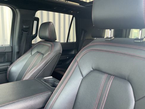 Used 2022 Ford Expedition Limited image 10