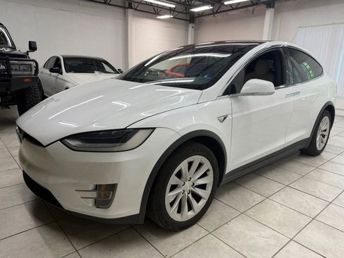 Used 2020 Tesla Model X Long Range AWD/4WD image 3