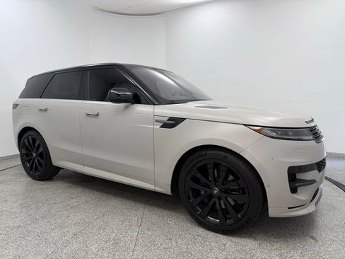Used 2023 Land Rover Range Rover Sport SE Dynamic image 36