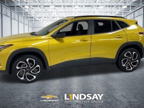 Used 2024 Chevrolet Trax RS w/ Sunroof Package image 6