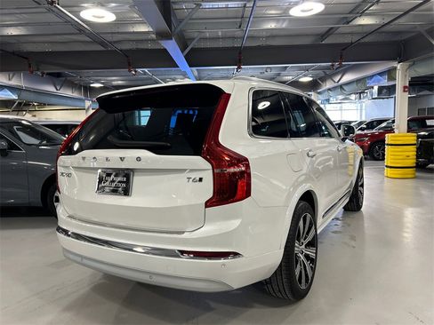 Certified 2022 Volvo XC90 T6 Inscription w/ Climate Package image 2