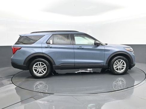 New 2026 Ford Explorer Active image 4