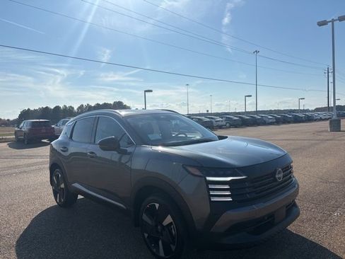 New 2026 Nissan Kicks SR w/ SR Premium Package image 5