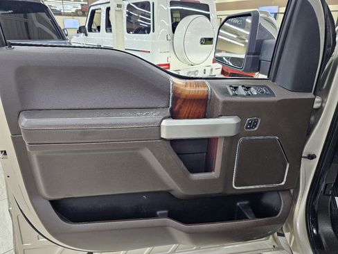 Used 2017 Ford F150 King Ranch w/ Equipment Group 601A Luxury image 41