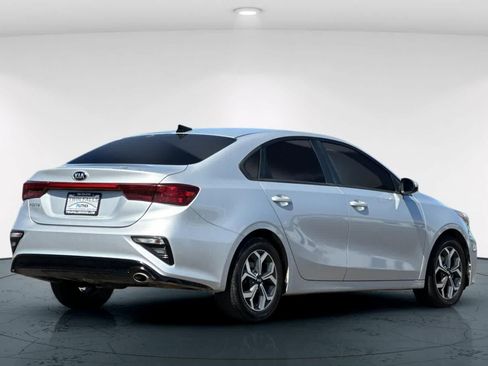 Used 2020 Kia Forte LXS FWD image 2
