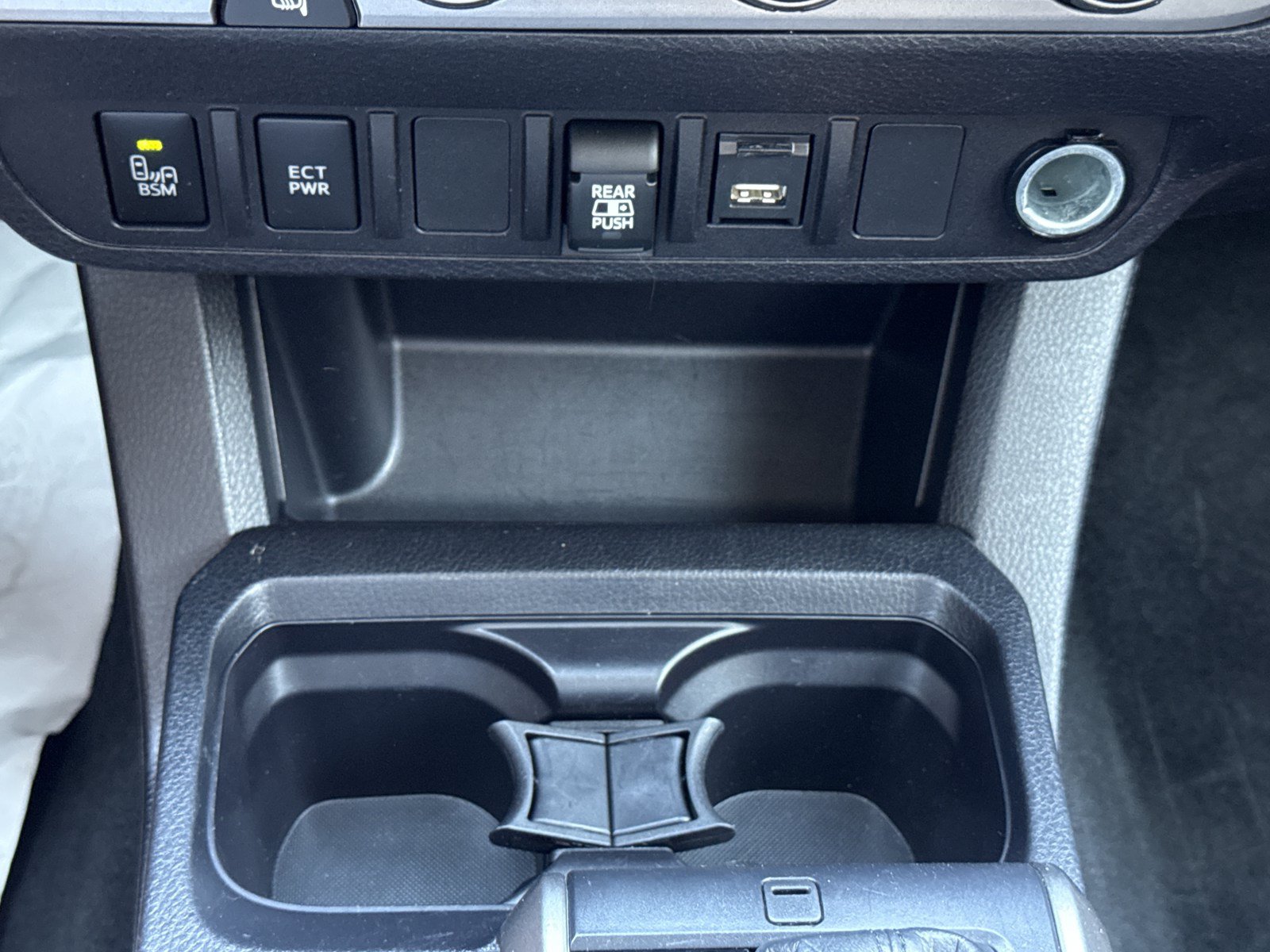 Used 2022 Toyota Tacoma SR5 w/ Technology Package RWD image 25