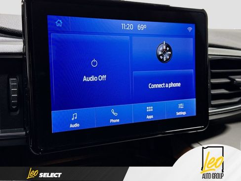 Used 2020 Ford Explorer XLT w/ Equipment Group 202A AWD/4WD image 17