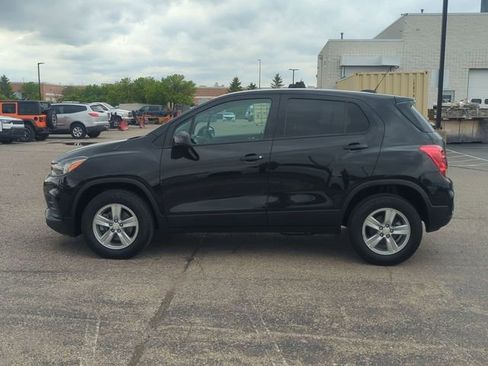Used 2022 Chevrolet Trax LS w/ Tint and Cruise Package AWD/4WD image 6