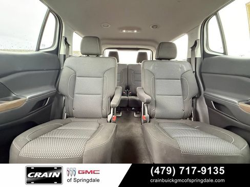 Used 2023 GMC Acadia SLE FWD image 29