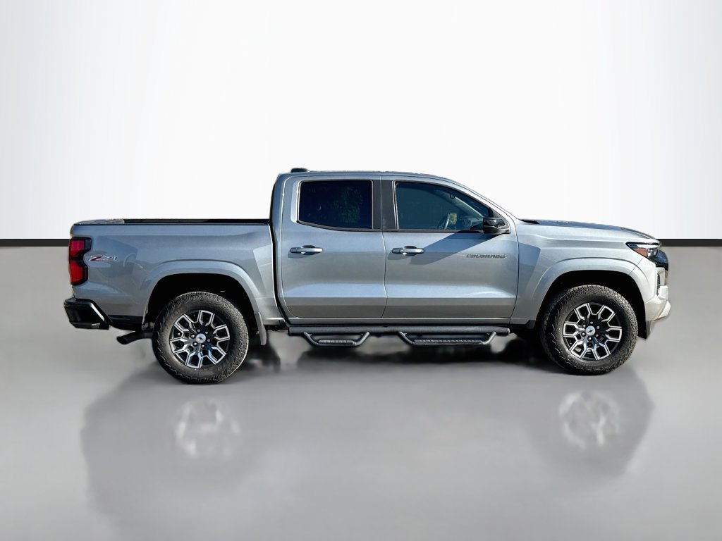 Used 2023 Chevrolet Colorado Z71 w/ Z71 Convenience Package 2 AWD/4WD image 8