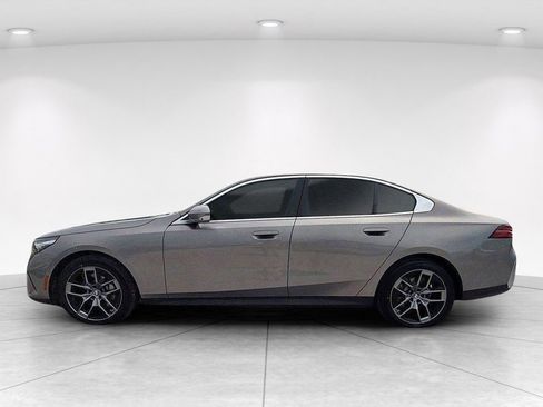 New 2026 BMW 530i w/ Convenience Package RWD image 7