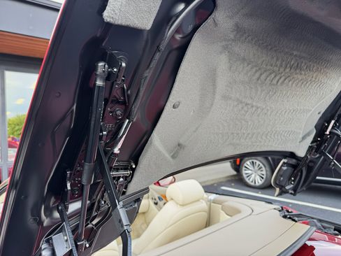 Used 2006 Mercedes-Benz SL 500 image 96