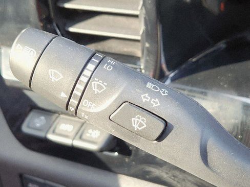 Used 2024 Chevrolet Silverado 2500 ZR2 w/ Technology Package image 48