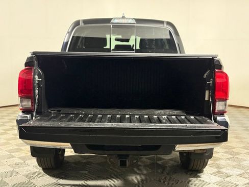 Used 2022 Toyota Tacoma SR5 AWD/4WD image 6