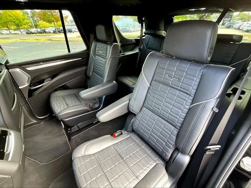 Used 2025 Cadillac Escalade V w/ LPO, ONYX Package image 20