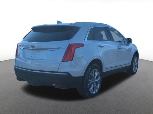 Used 2017 Cadillac XT5 Luxury w/ Driver Awareness Package image 6