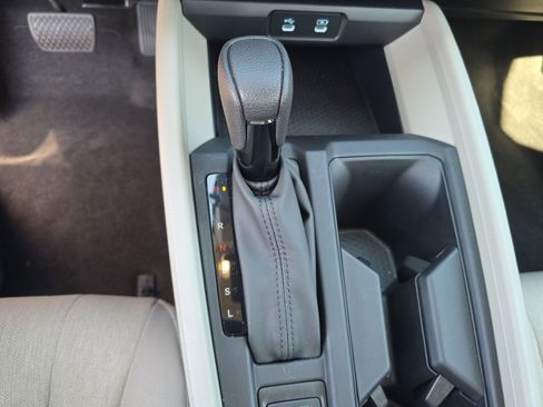 Certified 2025 Honda Accord LX image 19