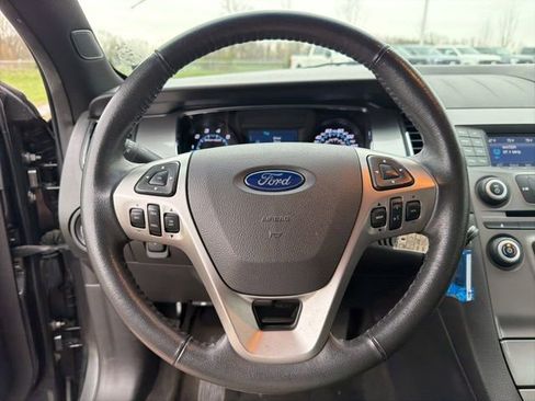 Used 2018 Ford Taurus SEL image 38
