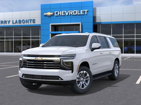 New 2026 Chevrolet Suburban LT w/ Comfort Package AWD/4WD image 8