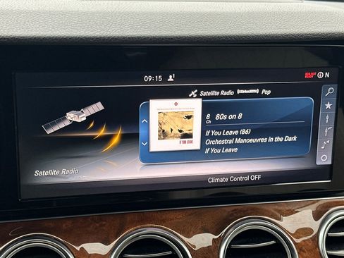 Used 2017 Mercedes-Benz E 300 image 17