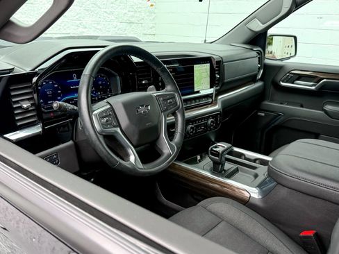 Certified 2024 Chevrolet Silverado 1500 LT Trail Boss w/ Convenience Package II AWD/4WD image 15