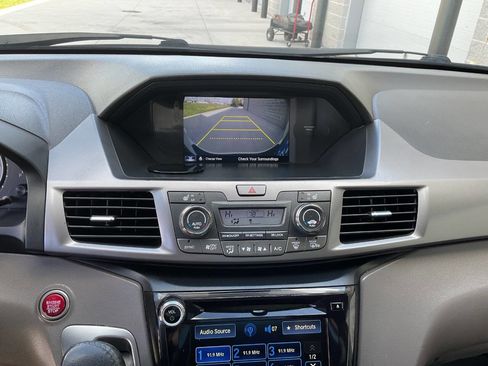 Used 2014 Honda Odyssey Touring Elite image 20