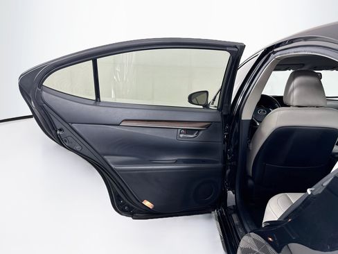 Used 2014 Lexus ES 350 w/ Luxury Package FWD image 27