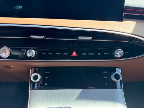 New 2026 Genesis GV70 2.5T Advanced AWD/4WD image 19