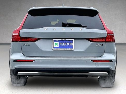 New 2026 Volvo V60 B5 Cross Country Ultra w/ Protection Package Premier AWD/4WD image 4